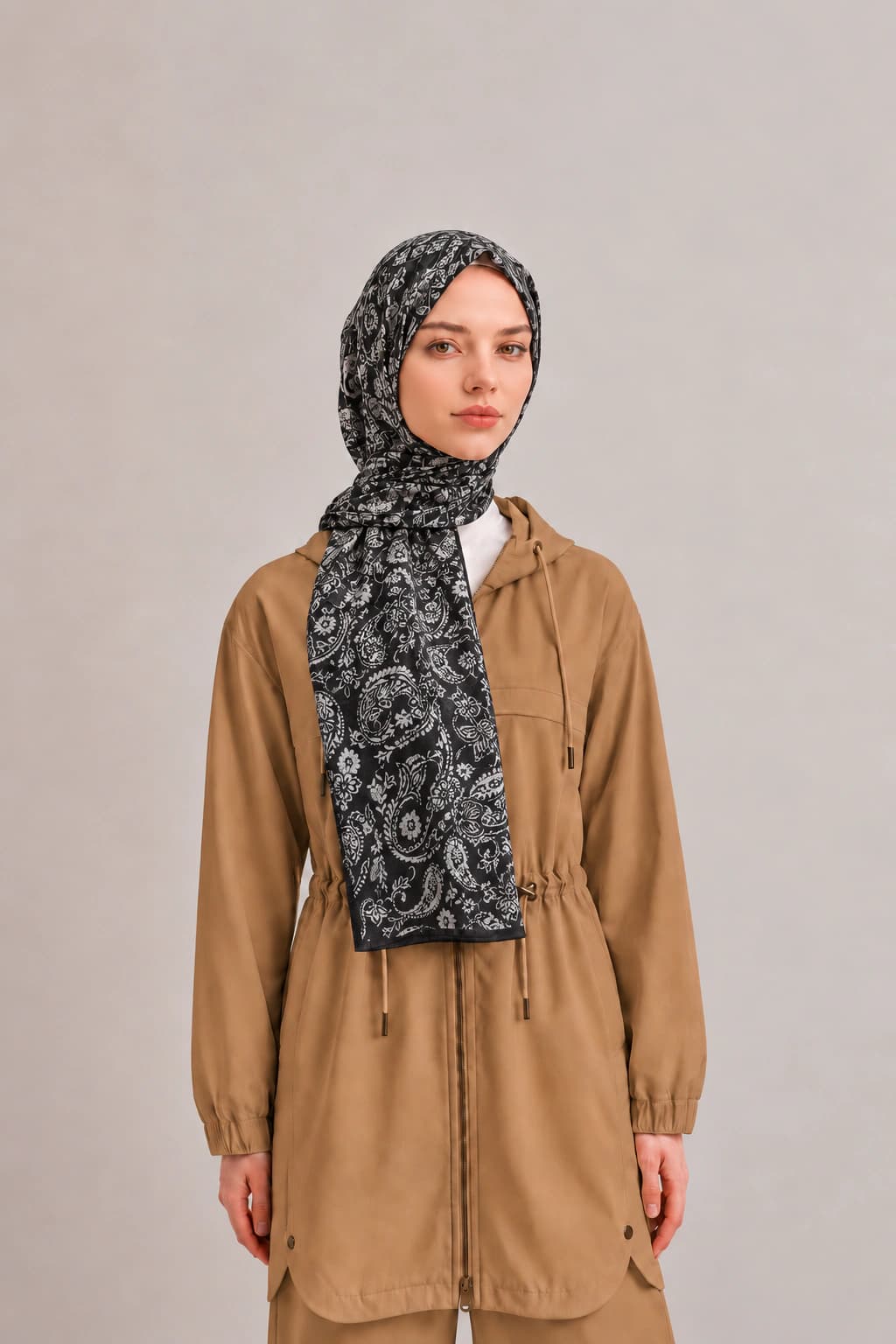 Harem Scarf Paisley Çiçek Desenli Tensel Şal - Siyah Ekru