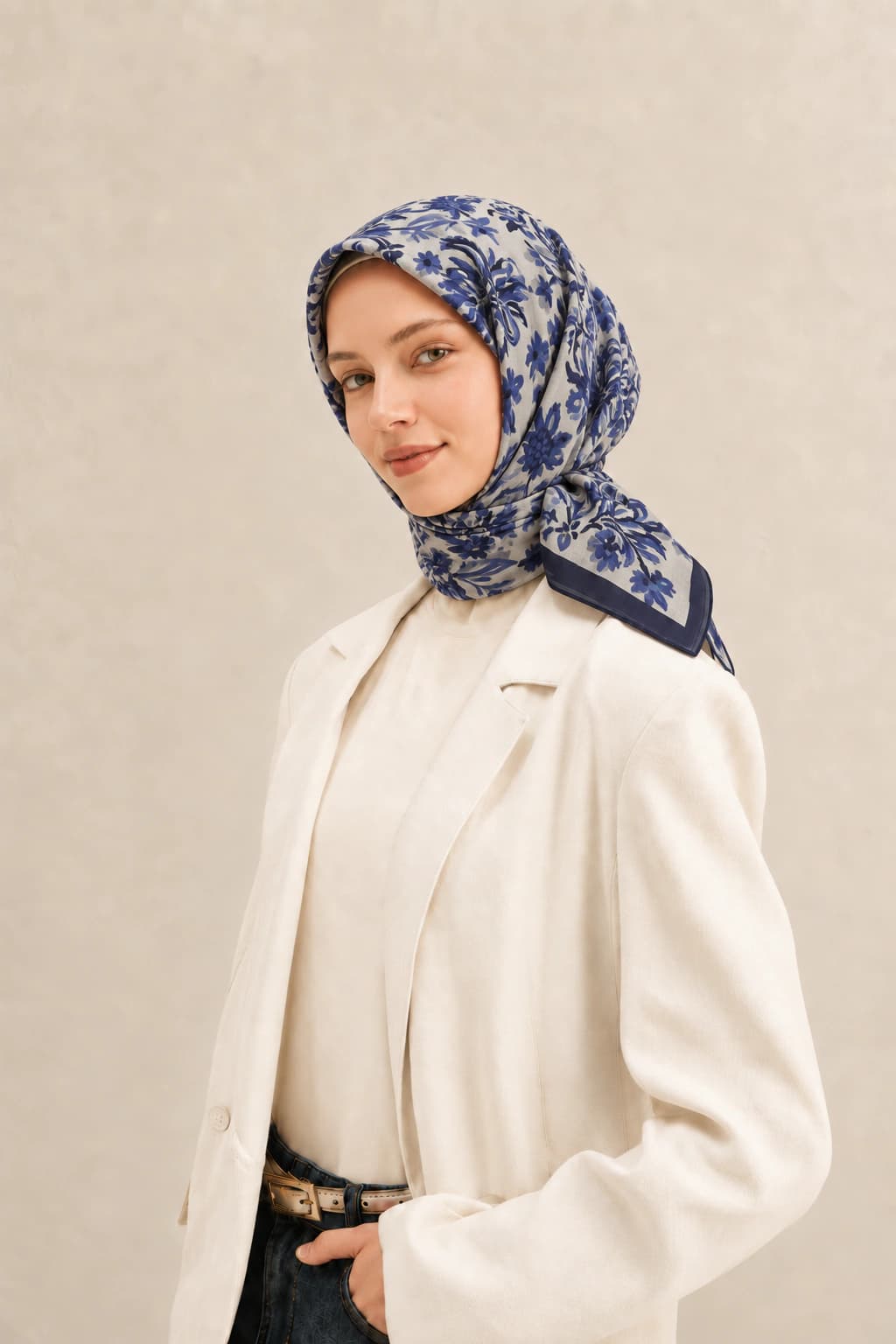 Belli Fresh Rozy Floral Buket Tensel Eşarp - Ekru Lacivert