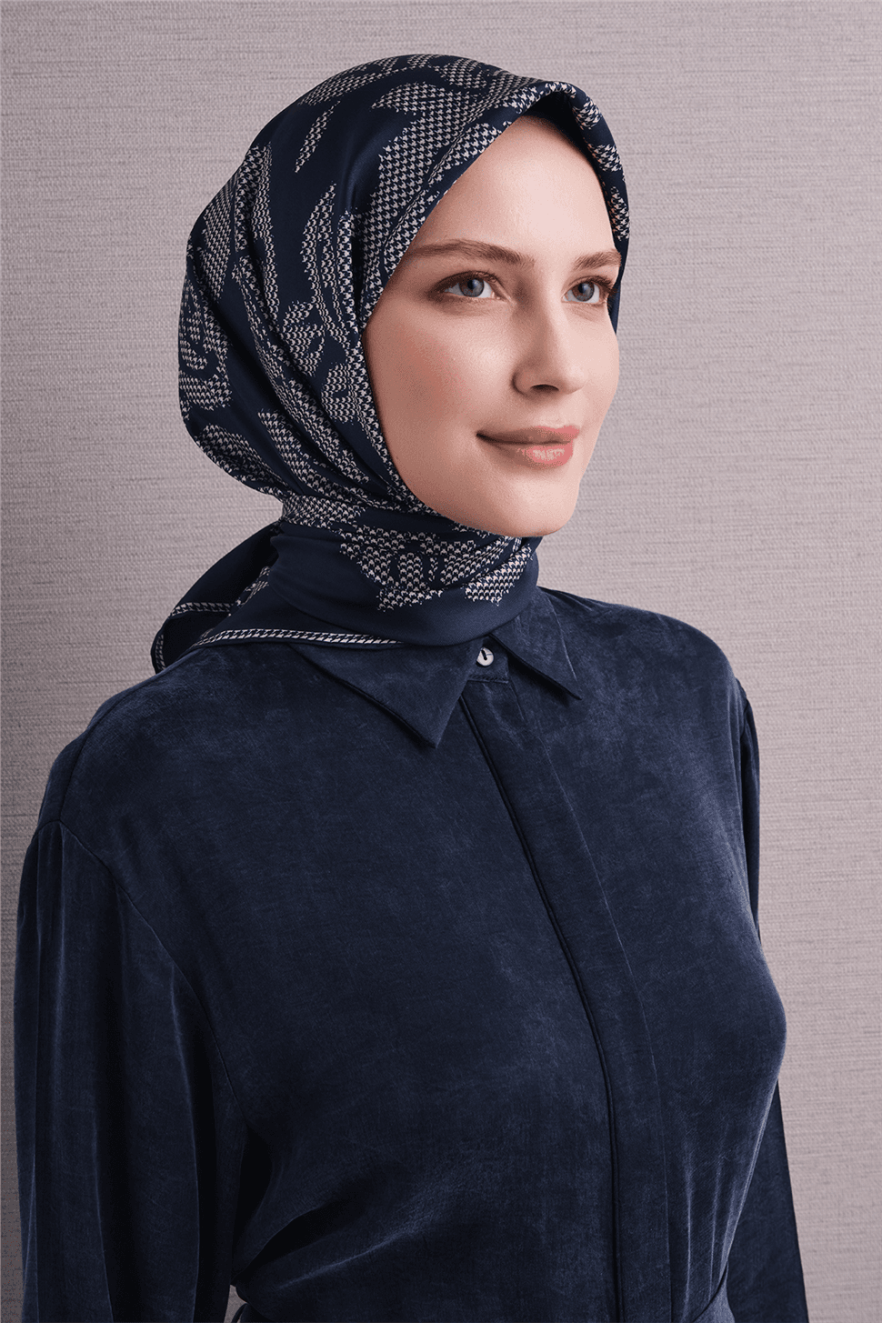 Armine Saf İpek Sura Eşarp 9645D - Lacivert 3