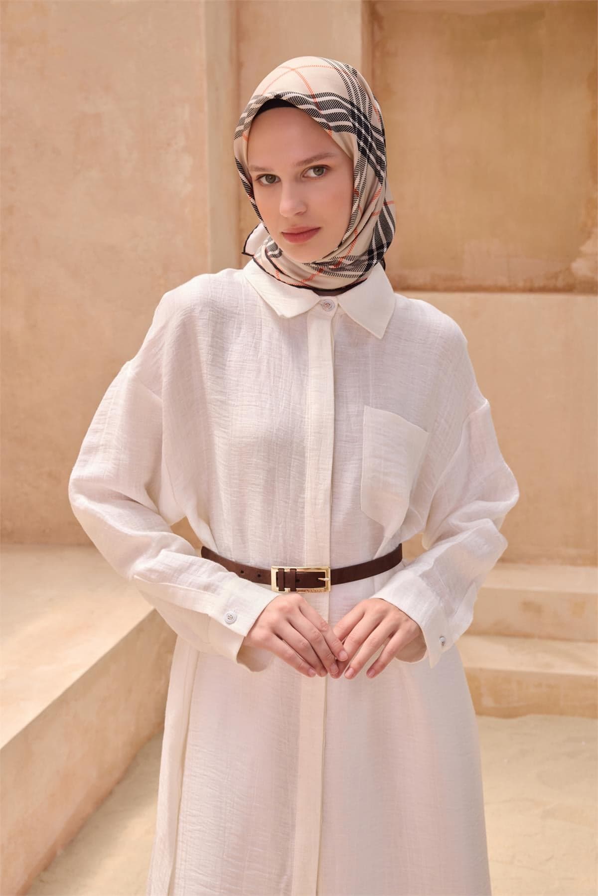 Belli Klasik Desenli %100 Twill İpek Eşarp - Bej 1