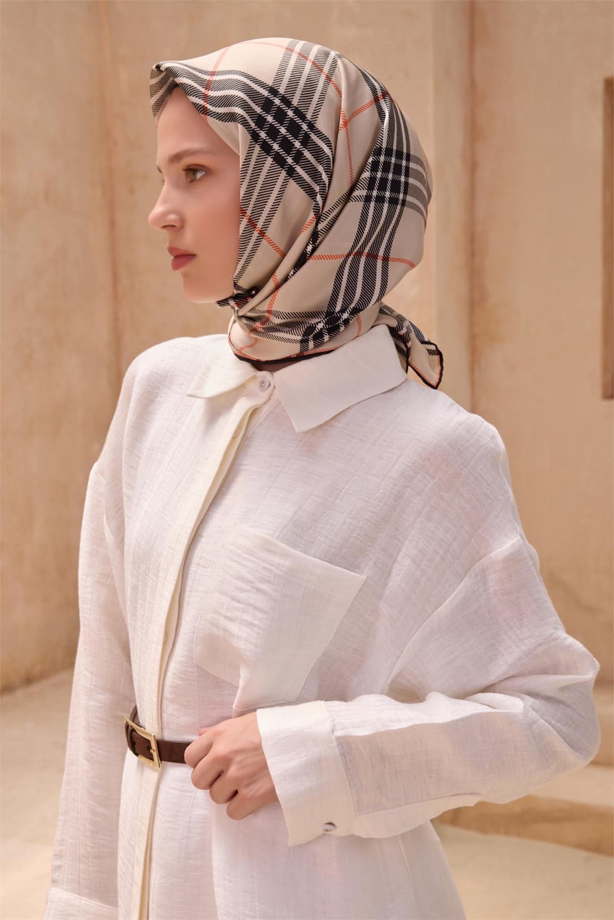 Belli Klasik Desenli %100 Twill İpek Eşarp - Bej 2