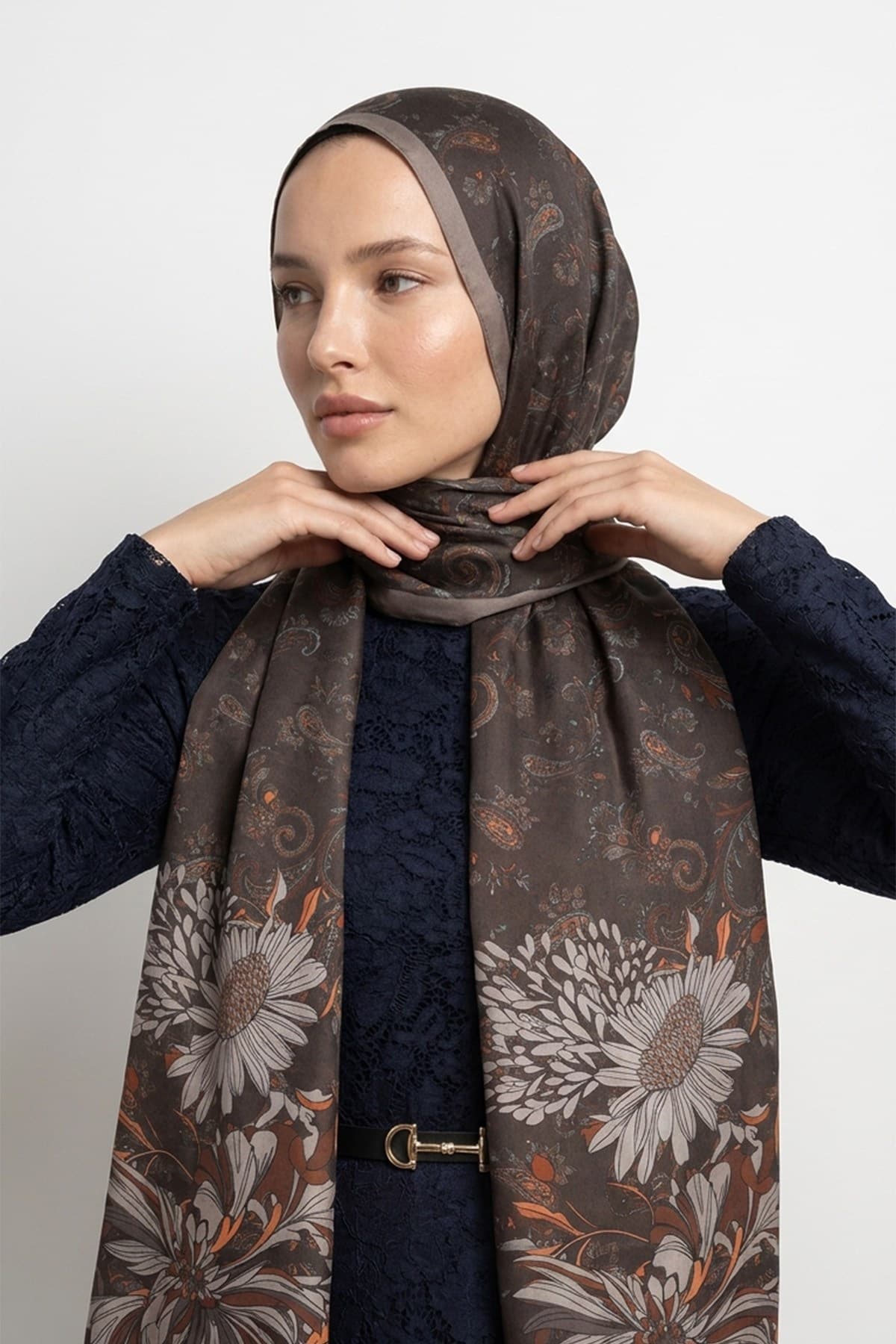 LuvènSara Desenli İpek Şal LSDG03328 - Kahverengi