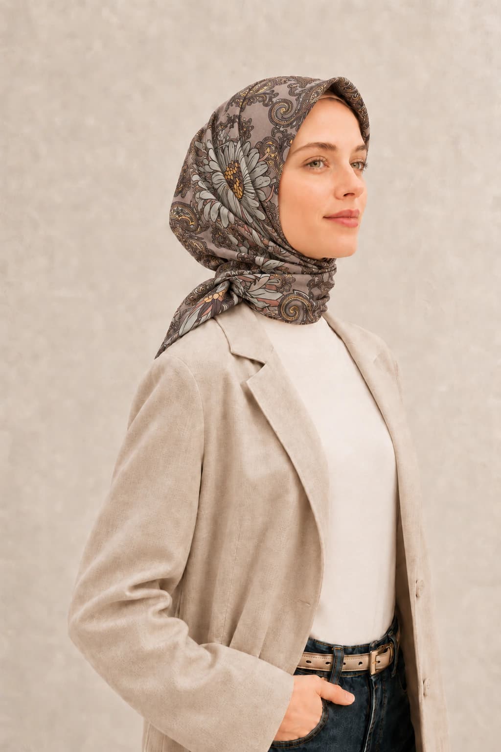 LuvénSara Çiçek ve Şal Desenli Tensel Eşarp - Vizon Ekru 2