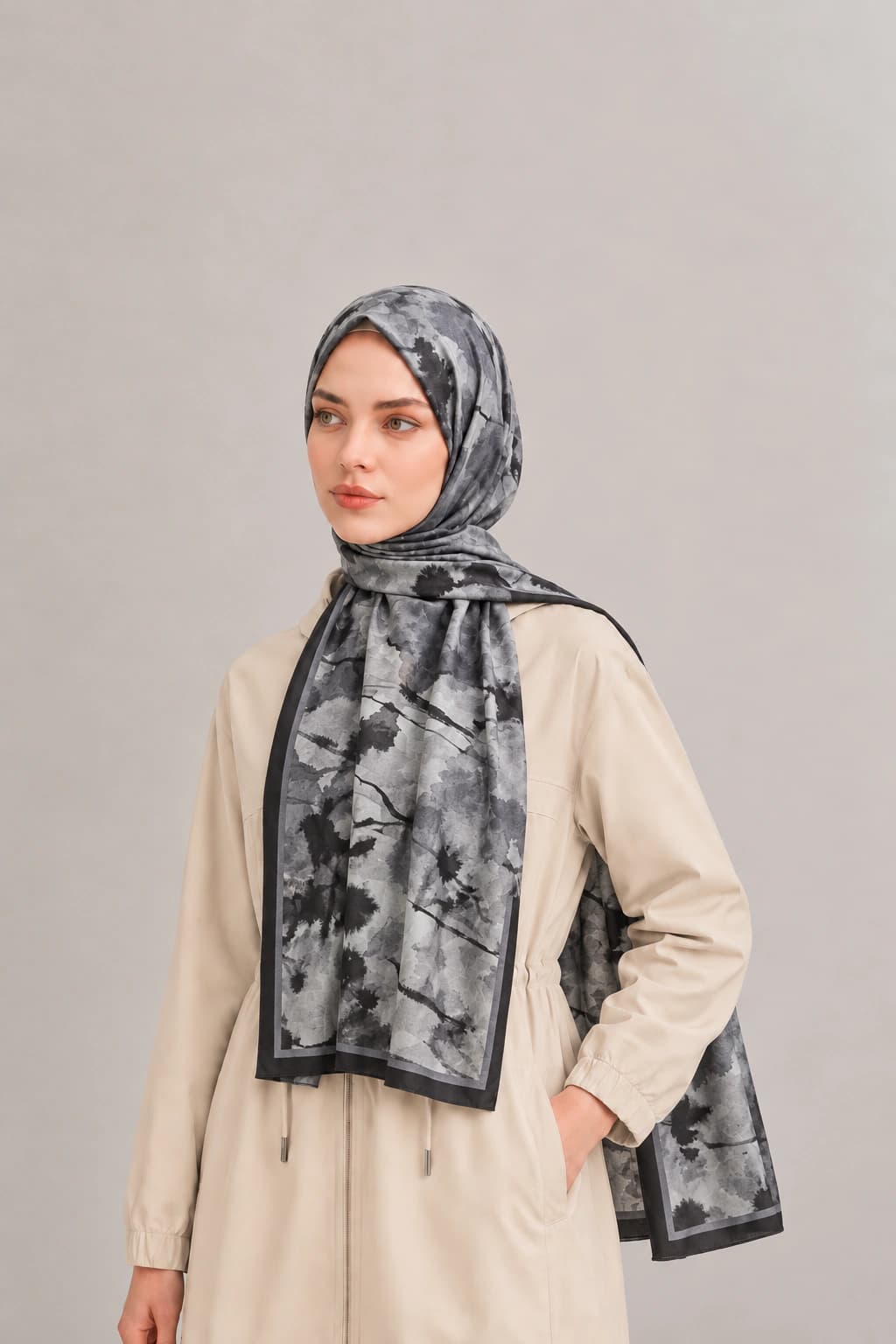 Harem Scarf Suluboya Çiçek Desenli Tensel Şal - Siyah Gri 2