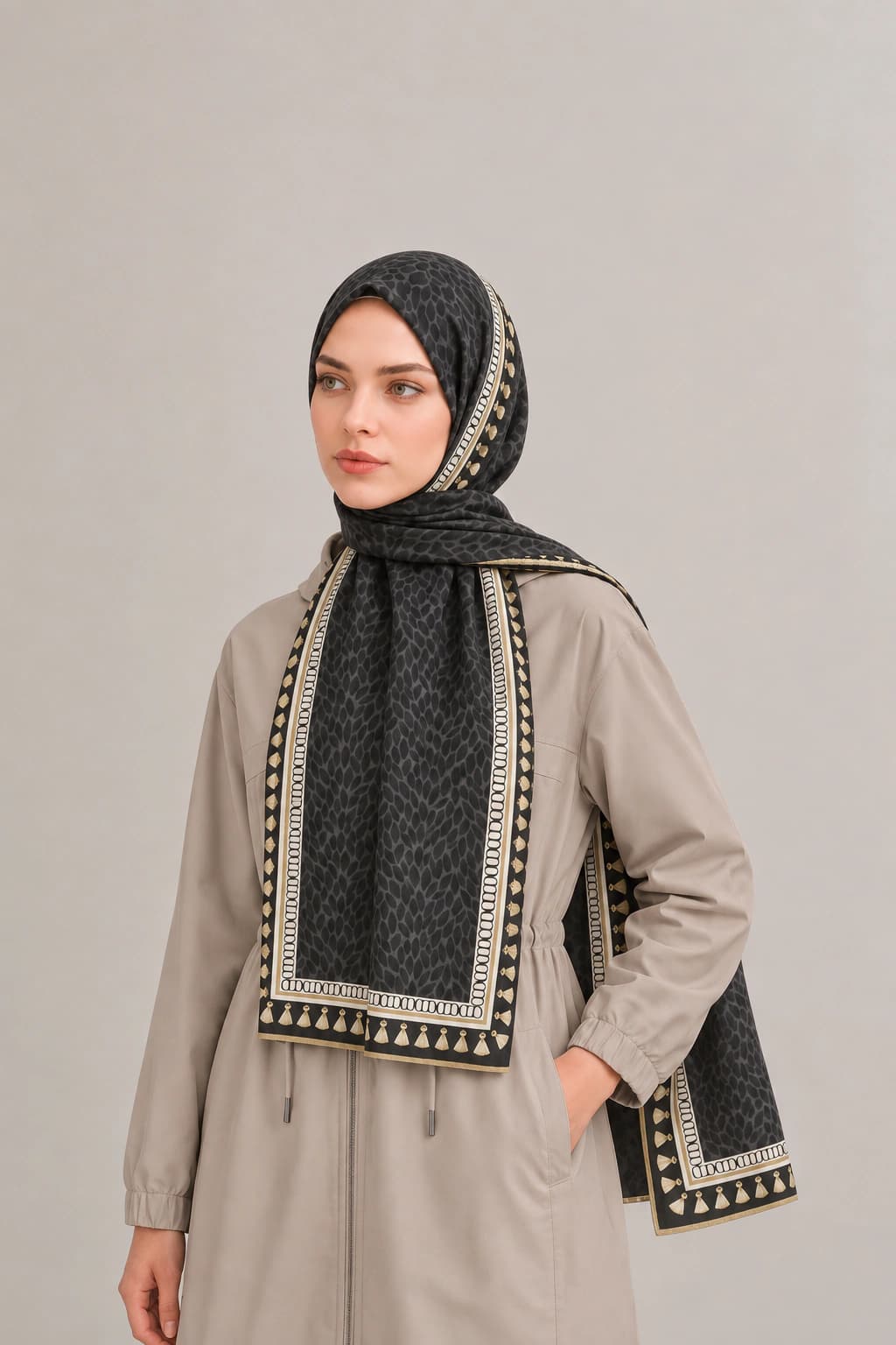 Carell Geometrik Bordürlü Monogram Floş Viskon Şal - Siyah Gold 2