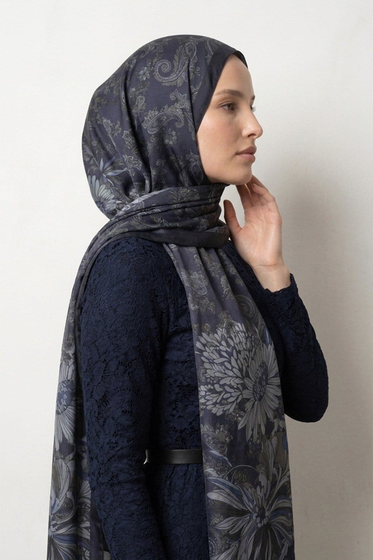 LuvènSara Desenli İpek Şal LSDG03328 - Lacivert 2